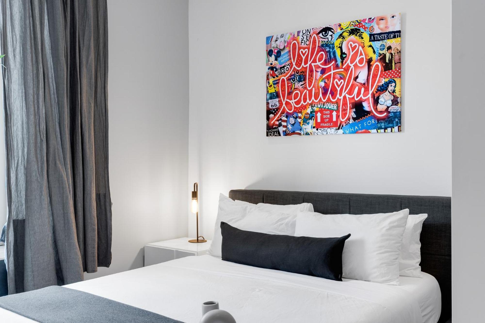 Aparthotel Liv Mtl Soho Montréal Esterno foto